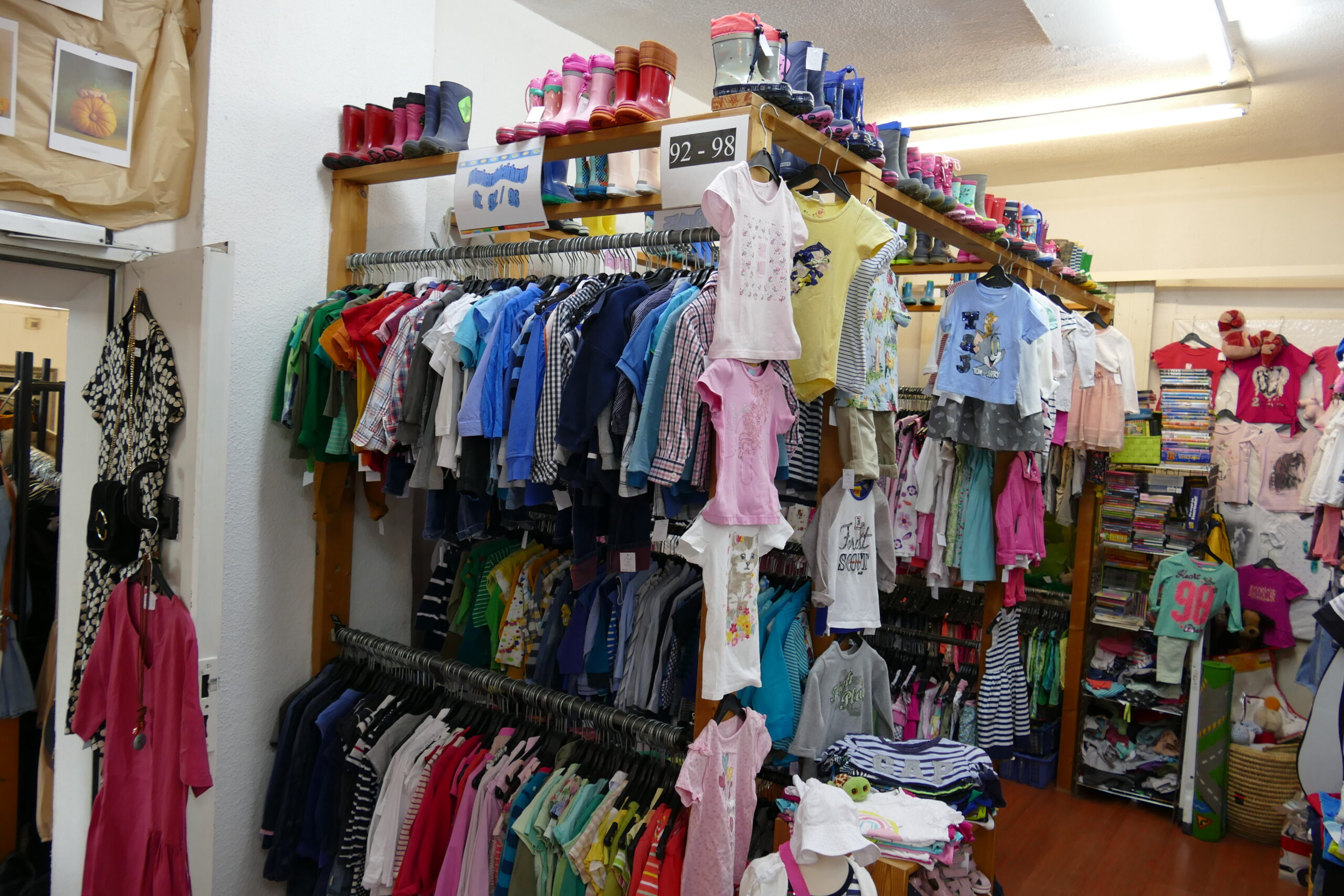 Kinderbekleidung SecondHandBoutique Müller und Wüst